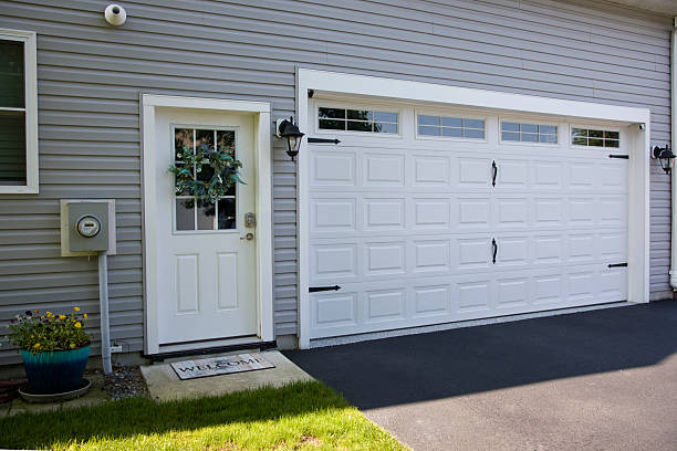 24/7 Emergency Garage Door Panel Replacement experts in Euharlee, GA